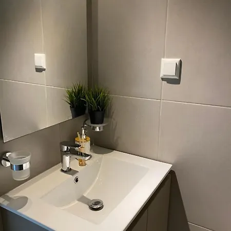 New 2bd Aprt With Shared Rooftop Pool E2